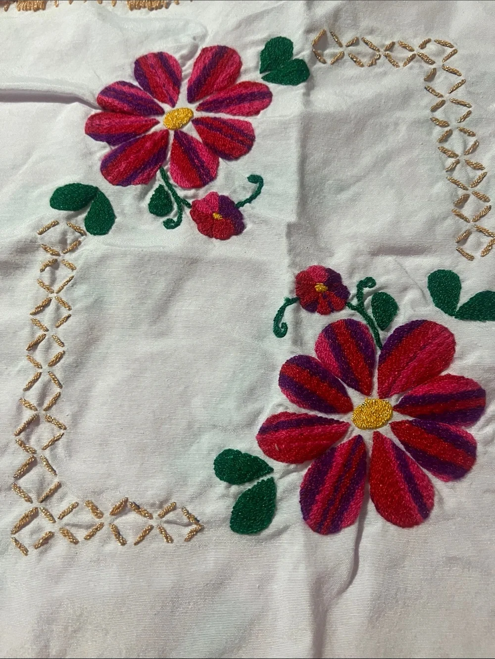 Hand-Embroidered Mexican Tortilla Warm - Gold Edge